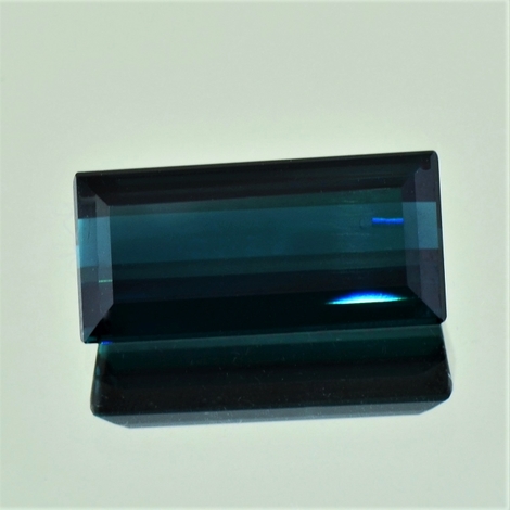 Indigolith, Rechteck facettiert (10,31 ct.) aus Brasilien Indigolith, Rechteck facettiert (10,31 ct.) aus Brasilien