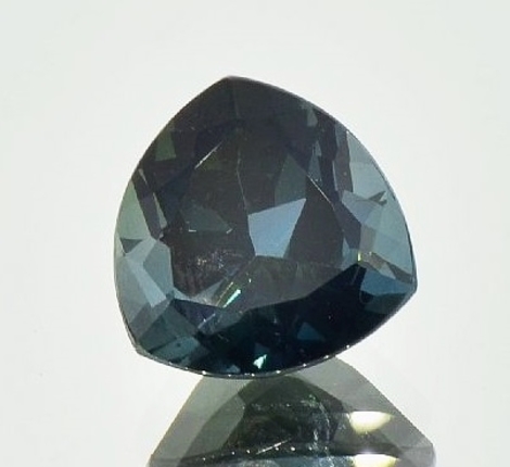 Indigolith, Triangel facettiert (10,07 ct.) aus Brasilien Indigolith, Triangel facettiert (10,07 ct.) aus Brasilien