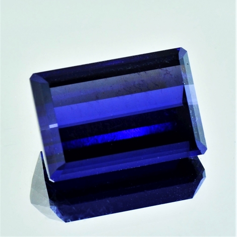 Iolith, Rechteck facettiert (22,21 ct.) aus Madagaskar (Bekily) Iolith, Rechteck facettiert (22,21 ct.) aus Madagaskar (Bekily)