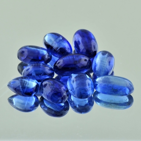 Kyanit Lot, Oval & Tropfen Cabochon (27,69 ct.) aus Nepal Kyanit Lot, Oval & Tropfen Cabochon (27,69 ct.) aus Nepal