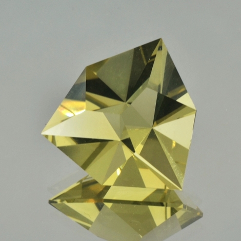 Lemonquarz, Design-Trillion facettiert (29,74 ct.) aus Brasilien Lemonquarz, Design-Trillion facettiert (29,74 ct.) aus Brasilien