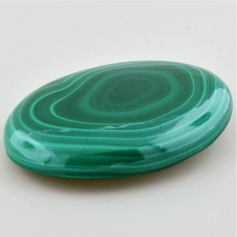 Malachit, Oval Cabochon (210,06 ct.) aus Namibia Malachit, Oval Cabochon (210,06 ct.) aus Namibia