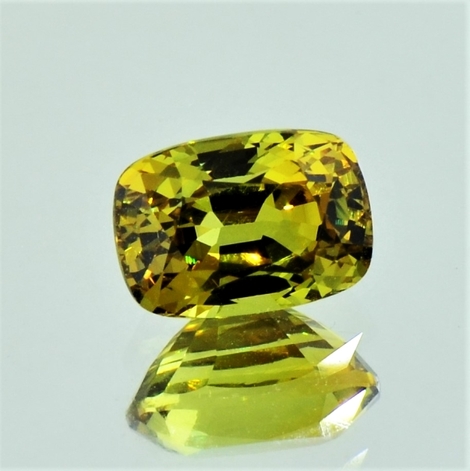 Mali-Granat, Antikoval facettiert (3,05 ct.) aus Mali (Sandare District) Mali-Granat, Antikoval facettiert (3,05 ct.) aus Mali (Sandare District)