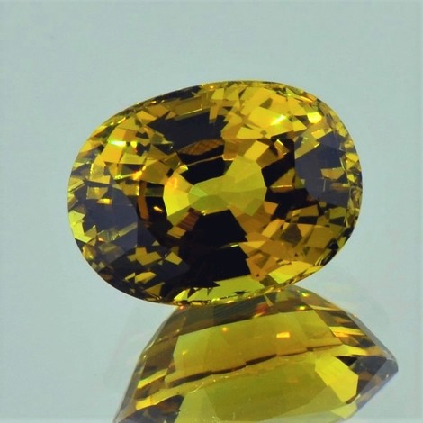 Mali-Granat, Oval facettiert (8,27 ct.) aus Mali (Sandare District) Mali-Granat, Oval facettiert (8,27 ct.) aus Mali (Sandare District)