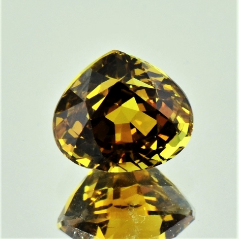 Mali-Granat, Tropfen facettiert (3,93 ct.) aus Mali (Kayes Region, Sandaré)