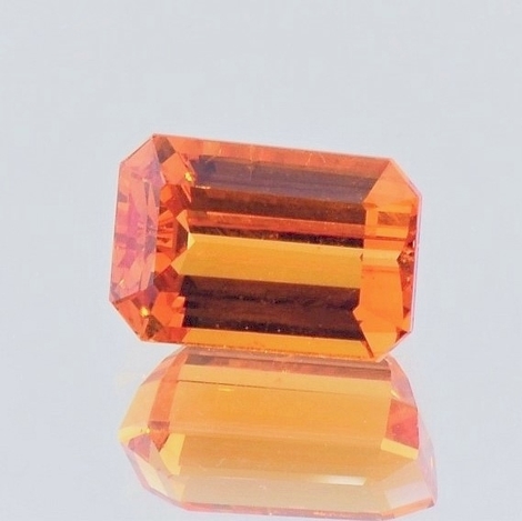 Mandarin Granat Achteck orange 6,07 ct. Mandarin Granat Achteck orange 6,07 ct.