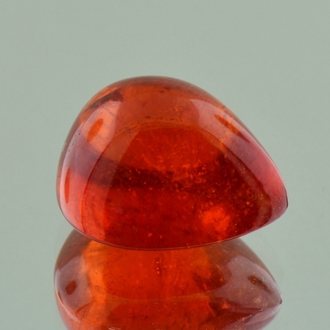 Mandarin Granat, Tropfen Cabochon (36,99 ct.) aus Mosambik