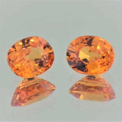Mandarin Granat Duo oval orange 4,57 ct. Mandarin Granat Duo oval orange 4,57 ct.