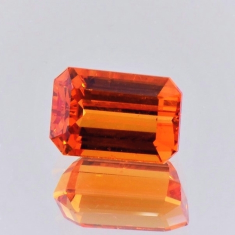 Mandarin-Granat octagon orange 6,07 ct. Mandarin-Granat octagon orange 6,07 ct.