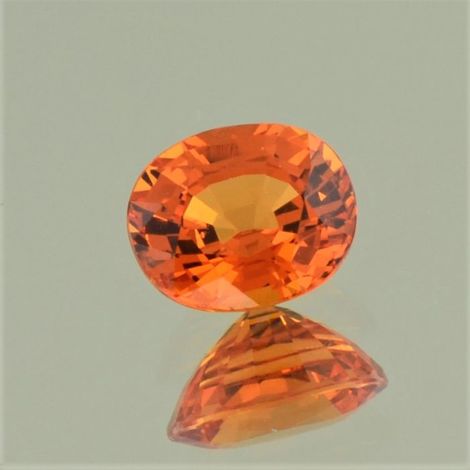Mandarin Granat, Oval facettiert (1,99 ct.) aus Nigeria (Iseyin) Mandarin Granat, Oval facettiert (1,99 ct.) aus Nigeria (Iseyin)