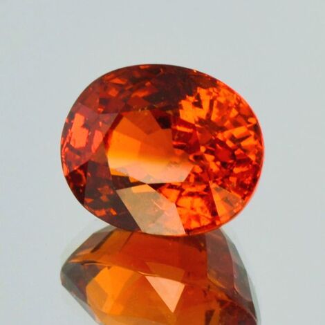 Mandarin Granat, Oval facettiert (21,76 ct.) aus Nigeria (Iseyin)