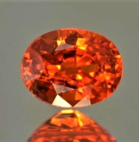 Mandarin Garnet oval reddish orange 21.76 ct