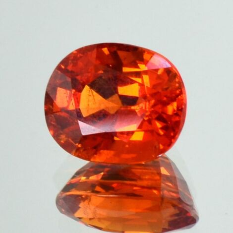 Mandarin Granat, Oval facettiert (9,31 ct.) aus Nigeria (Iseyin)
