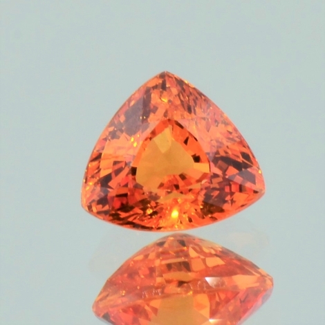 Mandarin Granat, Trillion facettiert (5,05 ct.) aus Nigeria (Iseyin) Mandarin Granat, Trillion facettiert (5,05 ct.) aus Nigeria (Iseyin)