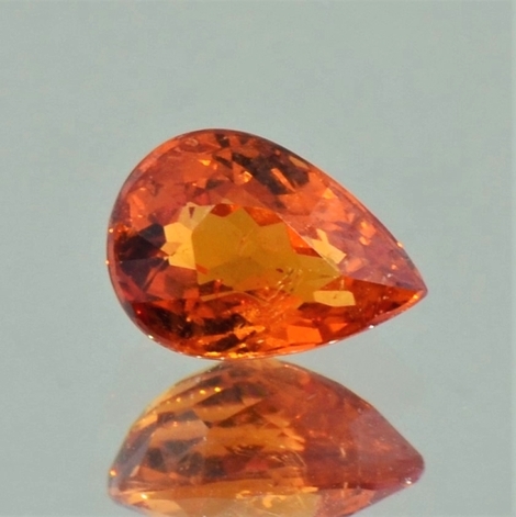 Mandarin-Granat, Tropfen facettiert (2,17 ct.) aus Nigeria (Ibadan) Mandarin-Granat, Tropfen facettiert (2,17 ct.) aus Nigeria (Ibadan)