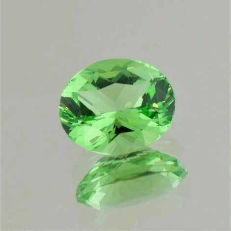 Mint-Granat Grossular oval unbehandelt 3,67 ct