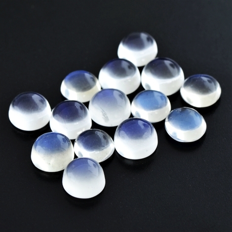 Weisses Mondstein Lot, Rund Cabochon (10,72 ct.) aus Sri Lanka Weisses Mondstein Lot, Rund Cabochon (10,72 ct.) aus Sri Lanka