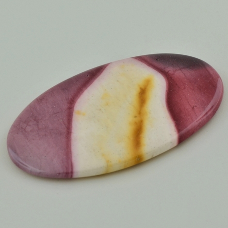 Mookait, Oval Cabochon (79,84 ct.) aus Australien (Mooka Creek Region)