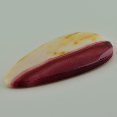 Mookait Cabochon Tropfen 60,13 ct