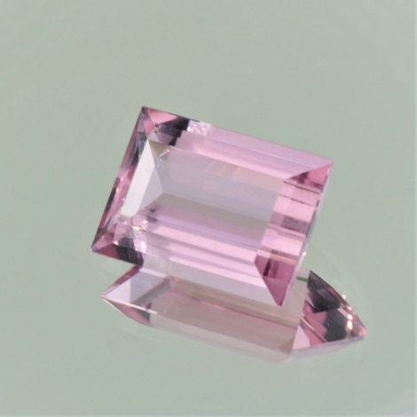 Morganit, Rechteck facettiert (6,83 ct.) aus Nigeria Morganit, Rechteck facettiert (6,83 ct.) aus Nigeria