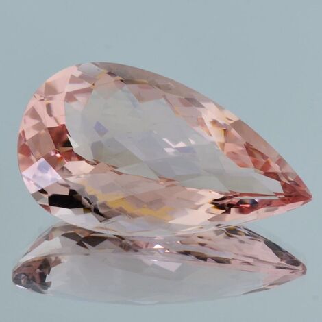 Morganite pear checkertop pink 67.85 ct.