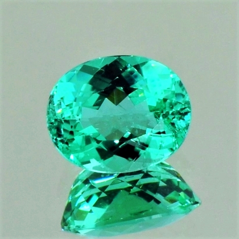 Paraiba Turmalin, Oval facettiert (2,42 ct.) aus Mosambik Paraiba Turmalin, Oval facettiert (2,42 ct.) aus Mosambik