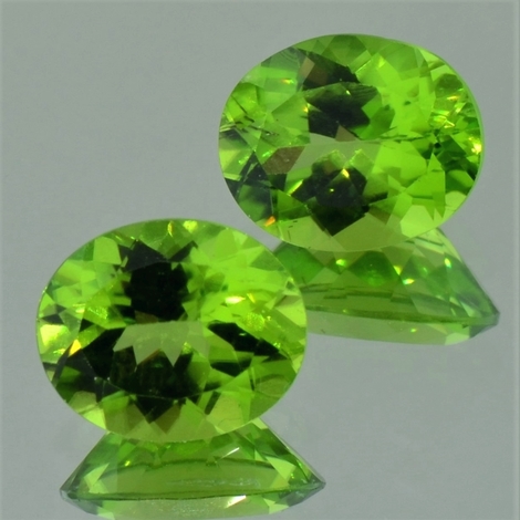 Peridot Duo, Oval facettiert (7,60 ct.) aus Pakistan Peridot Duo, Oval facettiert (7,60 ct.) aus Pakistan