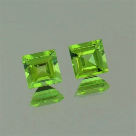 Peridot Duo, Quadrat facettiert (ca. 3,5 ct.) aus Pakistan