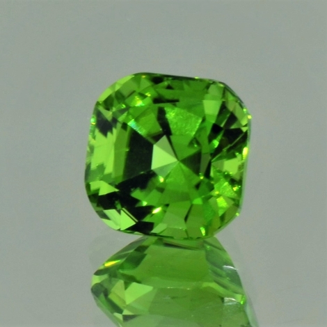 Peridot octagon green 5.58 ct