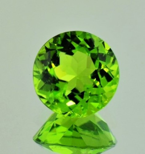 Peridot round 2.1 - 2.3 ct Peridot round 2.1 - 2.3 ct