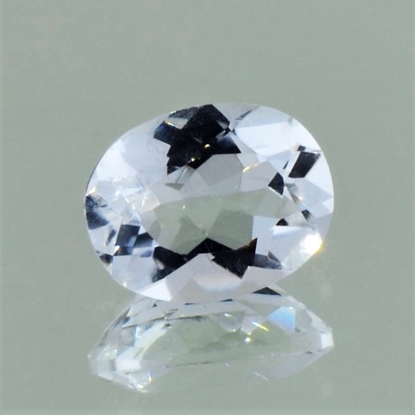 Petalit, Oval facettiert (2,24 ct.) aus Brasilien Petalit, Oval facettiert (2,24 ct.) aus Brasilien