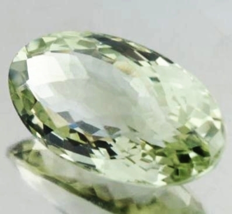 Prasiolith Oval-Schachbrett zartgrün 13,13 ct Prasiolith Oval-Schachbrett zartgrün 13,13 ct