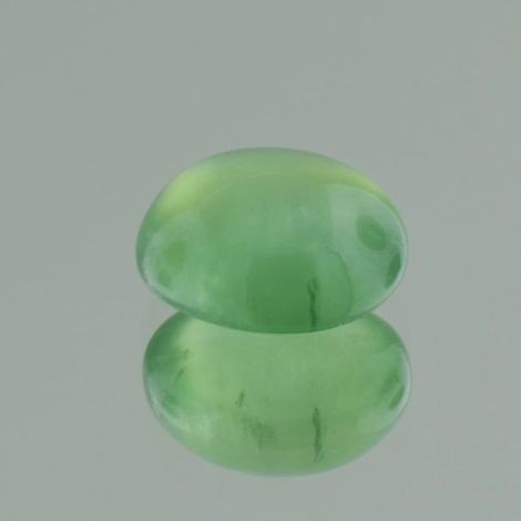 Prehnit, Oval Cabochon (10,64 ct.) aus Madagaskar Prehnit, Oval Cabochon (10,64 ct.) aus Madagaskar