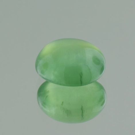 Prehnit, Oval Cabochon (10,64 ct.) aus Madagaskar