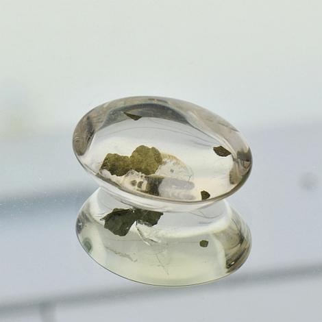 Einschlussquarz, Oval Tafelschliff (modifiziert) (14,78 ct.) aus Brasilien Einschlussquarz, Oval Tafelschliff (modifiziert) (14,78 ct.) aus Brasilien