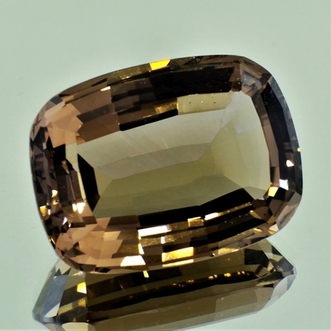 Rauchquarz, Antik facettiert (119,61 ct.) aus Brasilien Rauchquarz, Antik facettiert (119,61 ct.) aus Brasilien