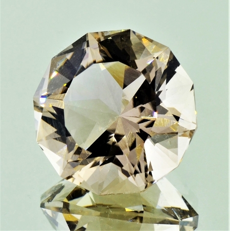 Rauchquarz, Designschliff facettiert (33,59 ct.) aus Madagaskar