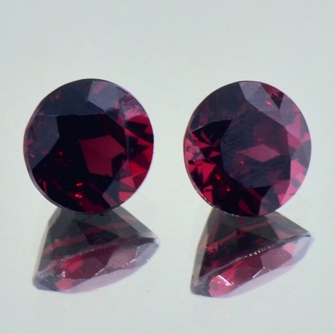 Granat - Rhodolith Duo, Rund facettiert (23,68 ct.) aus Tansania