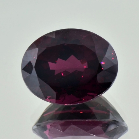 Rhodolith Granat oval dunkelrot 18,95 ct Rhodolith Granat oval dunkelrot 18,95 ct