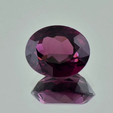 Granat - Rhodolith, Oval facettiert (12,85 ct.) aus Tansania (Umba Valley)