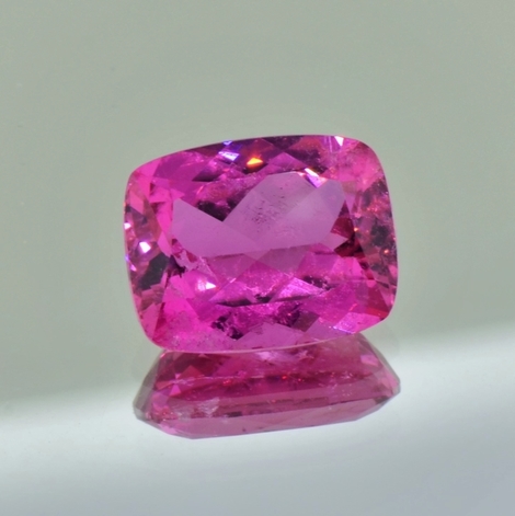 Rubellit Turmalin antik rötlich-pink 7,44 ct Rubellit Turmalin antik rötlich-pink 7,44 ct
