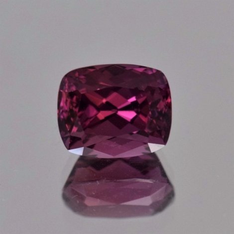 Rubellit, Antik facettiert (3,45 ct.) aus Brasilien (Minas Gerais) Rubellit, Antik facettiert (3,45 ct.) aus Brasilien (Minas Gerais)