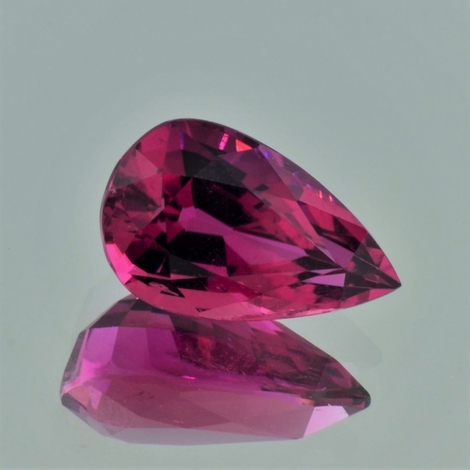 Rubellit, Tropfen facettiert (9,67 ct.) aus Mosambik Rubellit, Tropfen facettiert (9,67 ct.) aus Mosambik