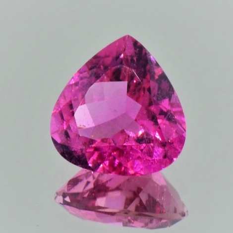 Rubellit Turmalin Tropfen rötlich-pink 7,04 ct Rubellit Turmalin Tropfen rötlich-pink 7,04 ct