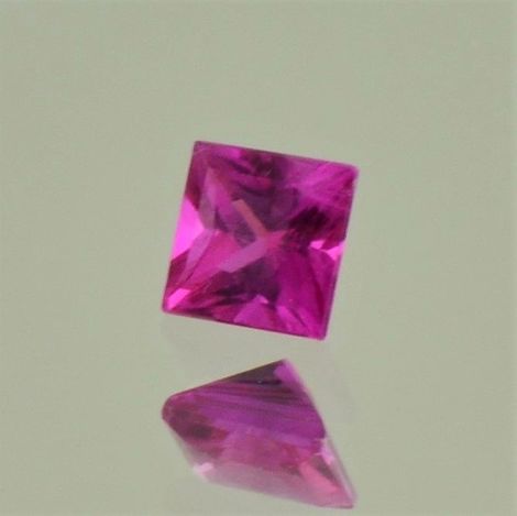 Rubin, Princess facettiert (ca. 0,36 ct.) aus Burma (Myanmar)