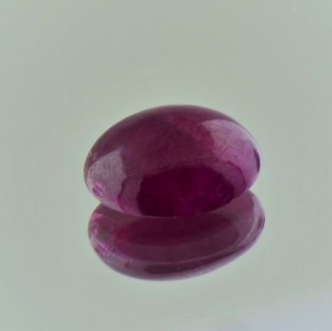 Rubin, Oval Cabochon (3,07 ct.) aus Thailand Rubin, Oval Cabochon (3,07 ct.) aus Thailand