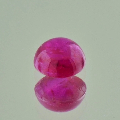 Rubin, Rund Cabochon (1,73 ct.) aus Burma (Myanmar) Rubin, Rund Cabochon (1,73 ct.) aus Burma (Myanmar)
