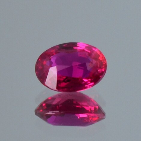 Rubin, Oval facettiert (1,06 ct.) aus Mosambik