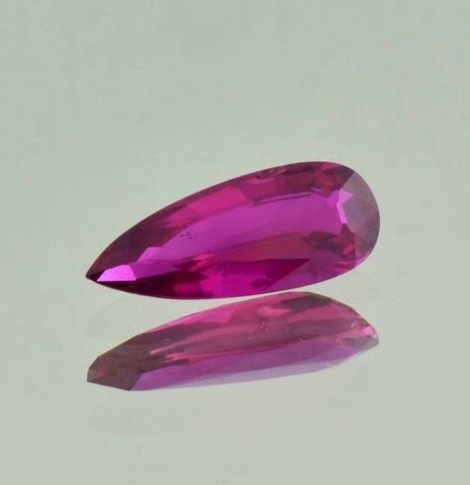 Rubin Tropfen pink-rot ungebrannt 2,05 ct