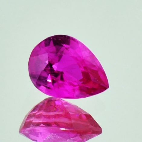 Rubin, Tropfen facettiert (1,50 ct.) aus Mosambik (Mashamba) Rubin, Tropfen facettiert (1,50 ct.) aus Mosambik (Mashamba)